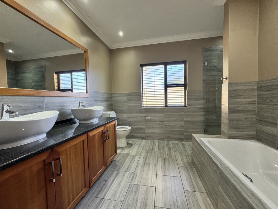 To Let 3 Bedroom Property for Rent in Wilkoppies North West